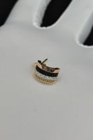 حلق ذهب تصميم الماس عيار 18 وزن 4.1 جرام