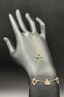 كف مثلث ذهب تصميم الماس عيار 18 وزن من 1.3 الى 1.4...