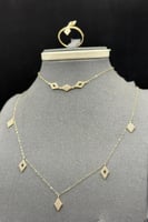 طقم ذهب تصميم الماس عيار 18 وزن 2.8 جرام