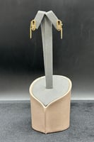 حلق مستطيل ذهب تصميم الماس عيار 18 وزن 2.8 جرام