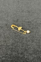 بروش اطفال ذهب مع صدف ابيض عيار 21 وزن 0.7 جرام