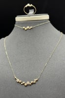 طقم دوائر ذهب تصميم الماس عيار 18 وزن 2.4 جرام