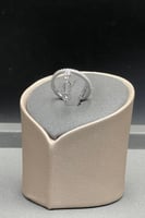 خاتم مستطيل ذهب تصميم الماس عيار 18 وزن 2.7 جرام