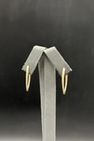 حلق ذهب تصميم الماس عيار 18 وزن 2.9 جرام