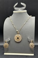 نصف طقم ذهب تصميم الماس عيار 18 وزن 31.6 جرام