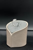 خاتم الماس وزن الذهب : 2.2 جرام وزن الألماس : 0.26...