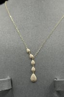 طقم دمعات ذهب تصميم الماس عيار 18 وزن من 2.1 الى 2...