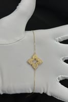 اسوارة وردة ذهب تصميم الماس عيار 18 وزن من 2.8 الى...