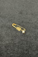 بروش اطفال دب ذهب مع صدف ابيض عيار 21 وزن 0.8 جرام