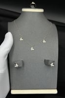 طقم اطفال فراشة ذهب تصميم الماس عيار 18 وزن من 1.4...