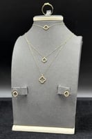 طقم دورين دورة مفرغ ذهب تصميم الماس عيار 18 وزن 2....