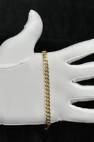 اسوارة جنزير ذهب صافي عيار 18 وزن من 3.5 الى 3.6 ج...