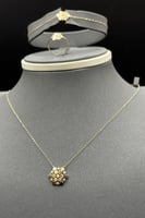 طقم ذهب ناعم عيار 18 همس الانسياب وزن 3.5 جرام