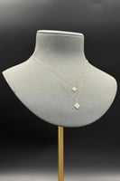 عقد وردة دورين ذهب تصميم الماس عيار 18 وزن من 1.1...