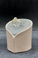 دبلة ذهب تصميم الماس عيار 18 وزن من 2 الى 2.1 جرام