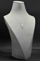 عقد زهرة مع دمعه ذهب ابيض عيار 18 وزن من 2.6 الى 2...