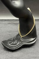 كف مجدول ذهب مع لؤلؤ عيار 18 وزن من 2.1 الى 2.2 جر...