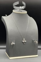 طقم وردة ذهب ابيض تصميم الماس