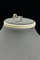 طقم اطفال شكل فراشة ذهب تصميم الماس