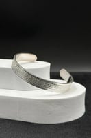 اسوارة فضة صافي عيار 999 وزن اونصة ( 31.1 ) جرام