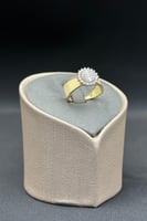 خاتم ذهب تصميم الماس عيار 18 وزن من 2.8 الى 2.9 جر...