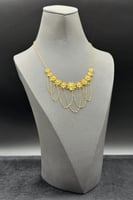 عقد وردات ذهب صافي عيار 21 وزن 7.5 جرام