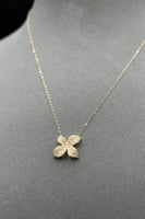 عقد وردة ذهب تصميم الماس عيار 18 وزن 1.1 جرام