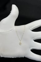 عقد مستطيل ذهب تصميم الماس عيار 18 وزن من 0.4 الى...