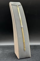 اسوارة ذهب مع باقيت تصميم الماس عيار 18 وزن 8.5 جر...