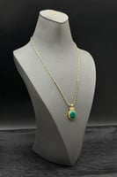 عقد دائرة ذهب ايطالي مع لون اخضر عيار 18 وزن 11.3...