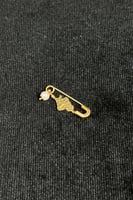 بروش اطفال فيل ذهب مع صدف ملون عيار 21 وزن من 0.8...