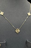 طقم ثلاث وردات ذهب صافي عيار 18 وزن من 3.4 الى 3.5...