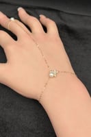 كف فراشة ذهب مع لؤلؤ عيار 18 وزن من 1.6 الى 1.7 جر...