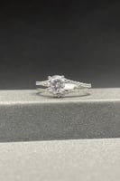 دبلة توينز ذهب ابيض تصميم الماس عيار 18 وزن 1.4 جر...