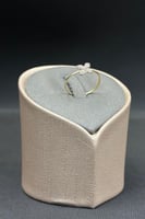 خاتم وردة ذهب تصميم الماس عيار 18 وزن 0.5 الى 0.6...