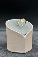 خاتم ذهب تصميم الماس عيار 18 وزن من 1.3 الى 1.4 جر...