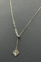 عقد وردة ذهب صافي عيار 18 وزن 1 جرام