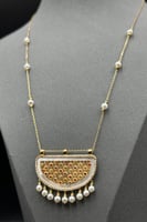 عقد اشناف ذهب مع لؤلؤ تصميم الماس عيار 18 وزن 6 جر...