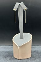 حلق قلب ذهب صافي عيار 18 وزن من 0.4 الى 0.5 جرام