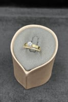 خاتم ذهب مع فص سوليتير عيار 18 وزن من 2.2 الى 2.3...