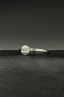 خاتم الماس وزن الذهب : 1.31 جرام وزن الألماس : 0.1...