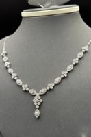 طقم ذهب ابيض تصميم الماس عيار 18 وزن 15.1 جرام