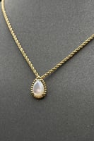 طقم مجدول دمعة مع صدف ابيض