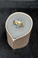 دبلة ذهب صافي عيار 21 وزن من 1.8 الى 1.9 جرام