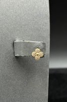 طقم اطفال وردة ذهب تصميم الماس عيار 18 وزن 2.4 جرا...