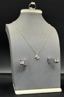 طقم اطفال ذهب صافي ملون عيار 18 وزن 4.4 جرام