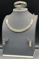 طقم ذهب ايطالي عيار 18 وزن 25.3 الى 25.4 جرام