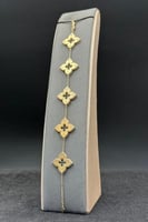 اسوارة خمسة وردات ذهب تصميم الماس عيار 18 وزن 8.5...