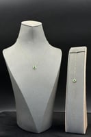 عقد شكل دائري مع اسوارة ذهب مع صدف اخضر عيار 18 وز...