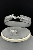 طقم ذهب ابيض تصميم الماس عيار 18 وزن 13.3 جرام